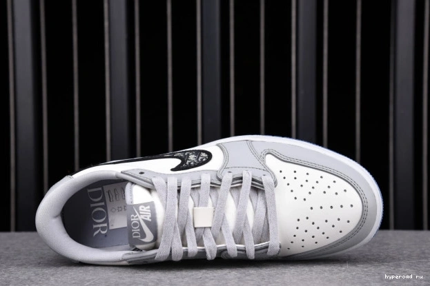 1 LOW shoe X CN8607-002 (DR OG box) JORDAN DR 0522